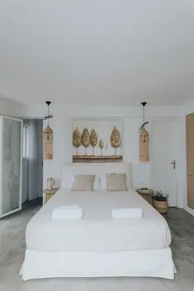 Deluxe Beach Front Villa, With Pool