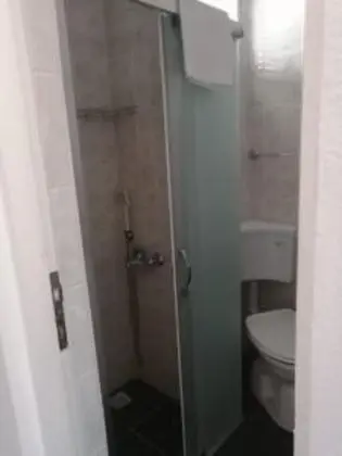 31096