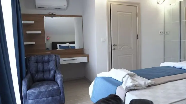 Classic Tek Büyük Yataklı Oda, 1 Yatak Odası, Sigara İçilmez, Havuz Manzaralı