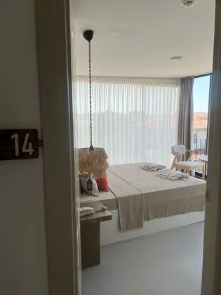 Junior Tek Büyük Yataklı Oda