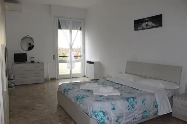 Tek Büyük Yataklı Oda, Ortak Banyo