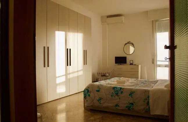 Tek Büyük Yataklı Oda, Ortak Banyo