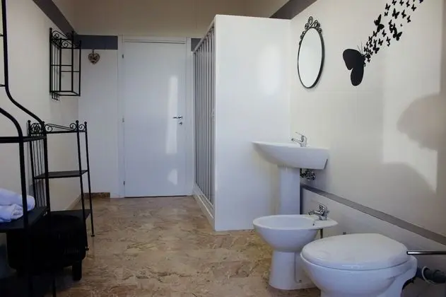 Tek Büyük Yataklı Oda, Ortak Banyo