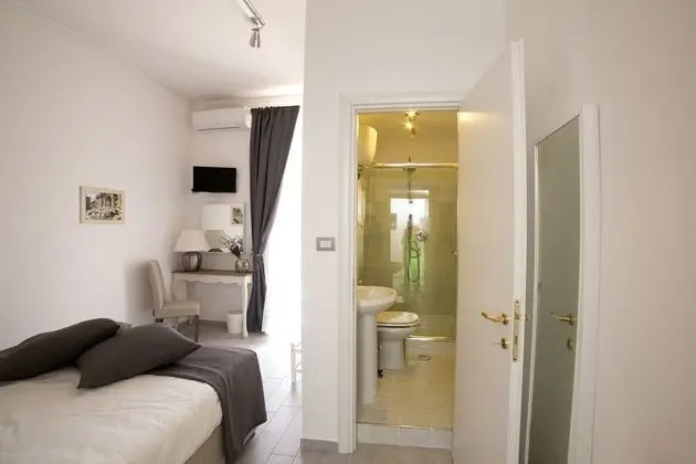 Classic Tek Büyük Yataklı Oda, Balkon, Avlu Manzaralı