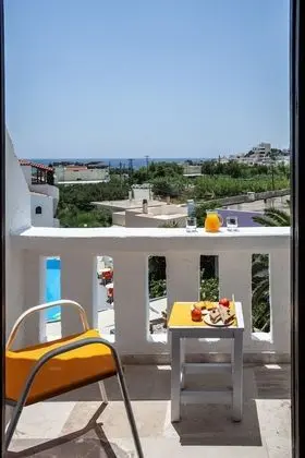 Standard Tek Büyük Yataklı Oda, Havuz Manzaralı