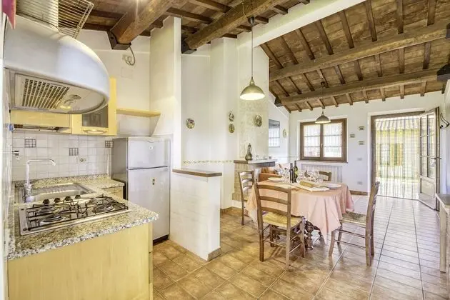 Family Apart Daire, 2 Çift Kişilik Yatak, Bahçeli (Myrtle apt with shared pool)