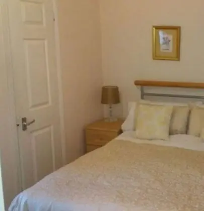 Room B, King Bed
