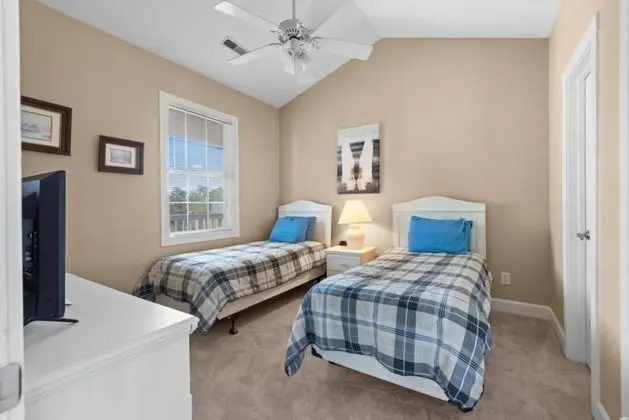 Daire (Myrtlewood 304-4713 ESCAPE!)