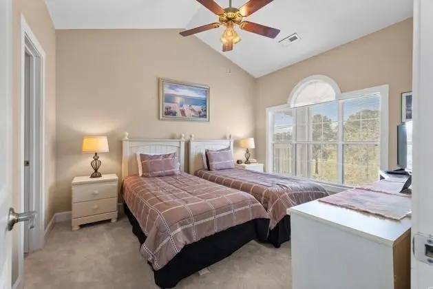 Daire (Myrtlewood 304-4713 ESCAPE!)