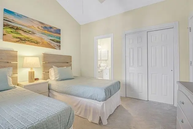 Daire (Myrtlewood 304-4713 ESCAPE!)