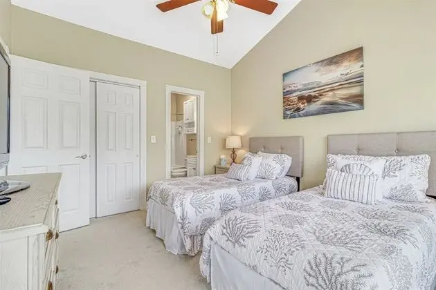 Daire (Myrtlewood 304-4713 ESCAPE!)