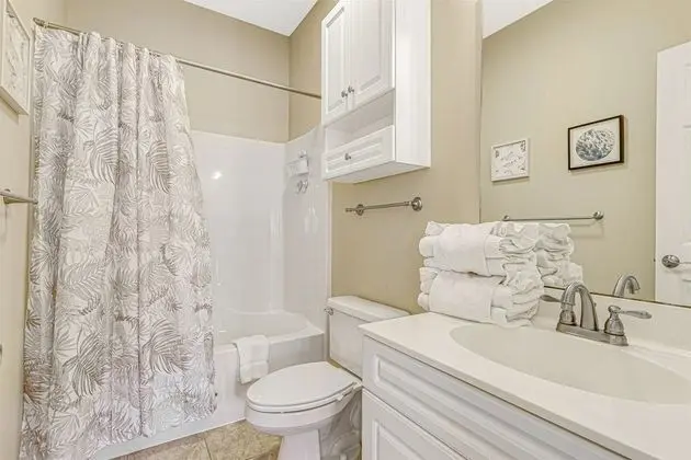 Daire (Myrtlewood 304-4713 ESCAPE!)