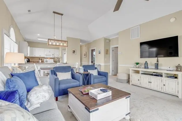 Daire (Myrtlewood 304-4713 ESCAPE!)