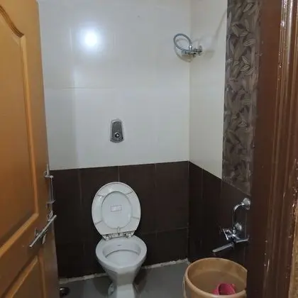 Business Tek Büyük Yataklı Oda, 1 Büyük (Queen) Boy Yatak, Sigara İçilebilir, Banyolu/Duşlu