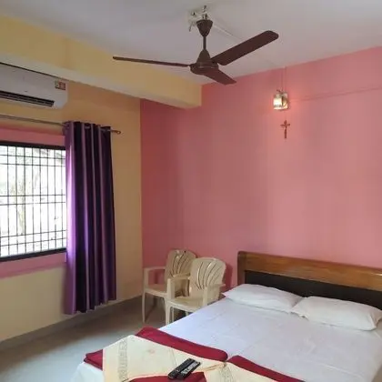 Deluxe Tek Büyük Yataklı Oda, 1 Büyük (Queen) Boy Yatak, Sigara İçilebilir, Özel Banyo