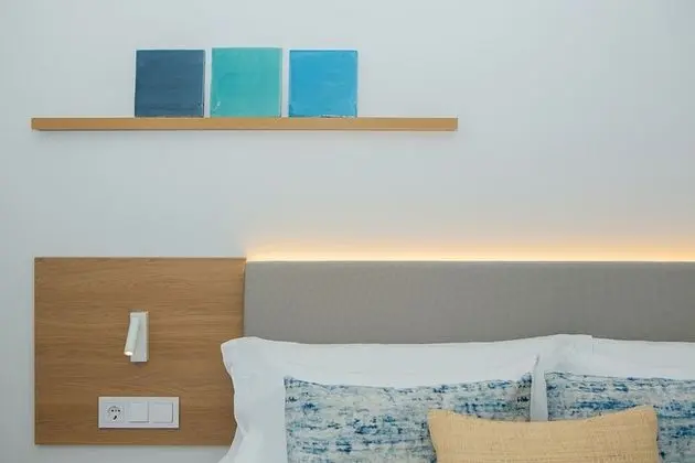 Tek Büyük Yataklı Oda, Balkon, Kısmi Deniz Manzaralı
