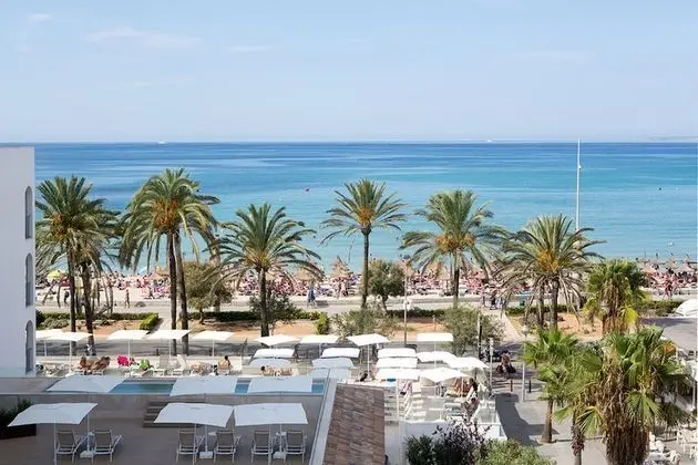 Tek Büyük Yataklı Oda, Balkon, Kısmi Deniz Manzaralı
