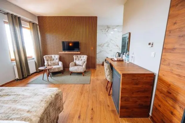 Lüks Suite Oda Sauna, Jakuzi Ve Geniş Yatak Seçenekleriyle