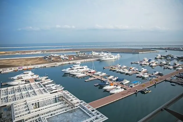 Deluxe King Room Marina View