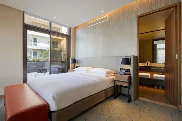 Grand Deluxe Room Community View