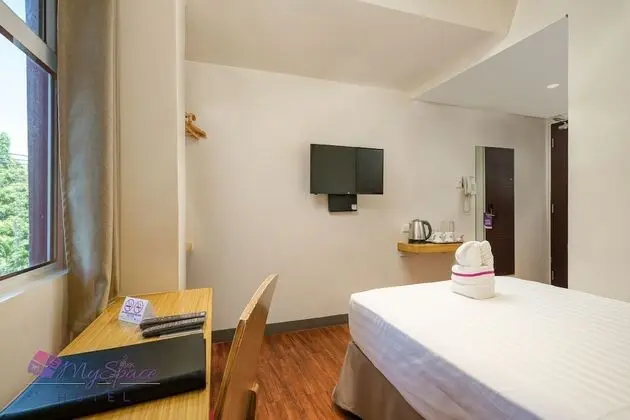 Standard Tek Büyük Yataklı Oda