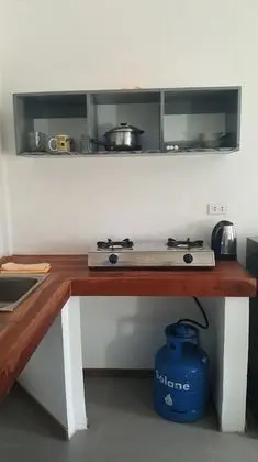 Oda, 1 En Büyük (King) Boy Yatak, Küçük Mutfak (Fan Room)