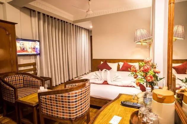 Deluxe Tek Büyük Yataklı Oda