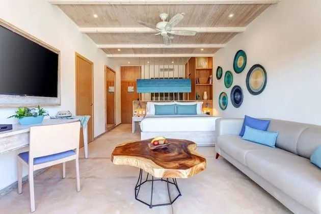 Deluxe Junior Suite Pool View