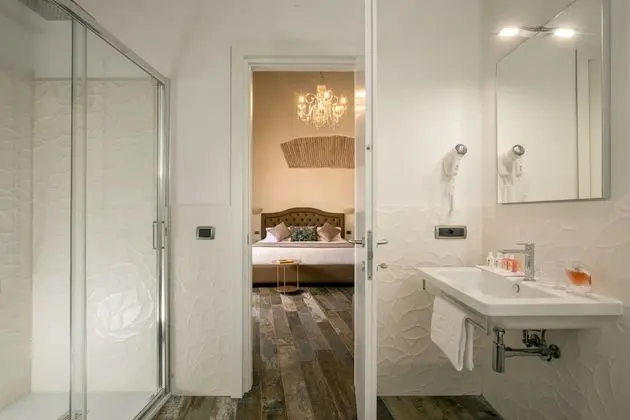 Üç Kişilik Oda, Şehir Manzaralı