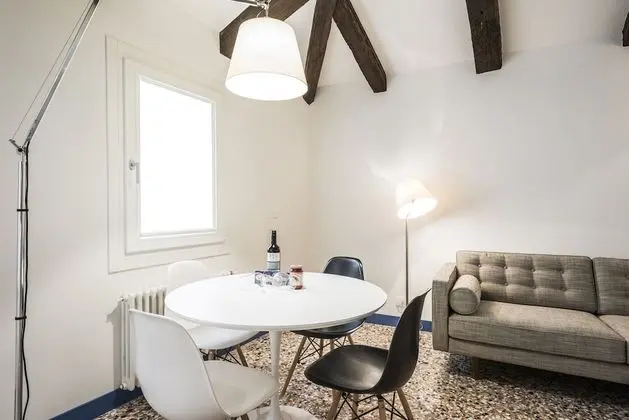 Apart Daire, 1 Yatak Odası, Teras, Kanal Manzaralı