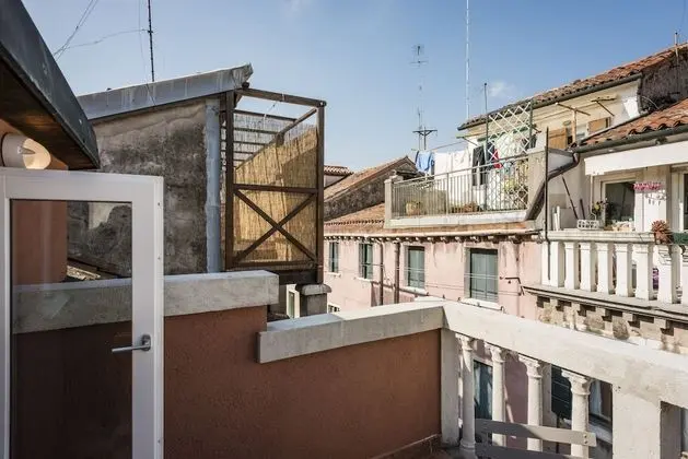 Apart Daire, 1 Yatak Odası, Teras, Kanal Manzaralı