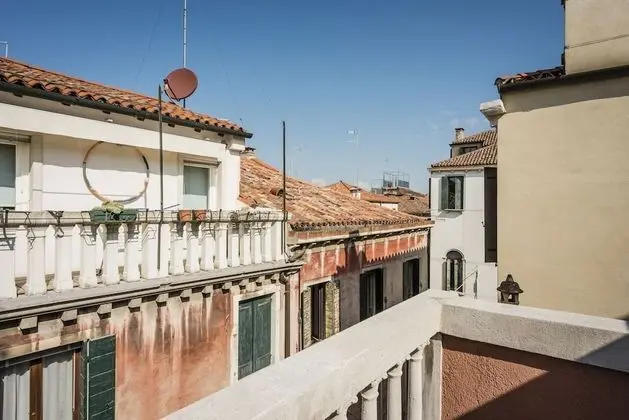 Apart Daire, 1 Yatak Odası, Teras, Kanal Manzaralı