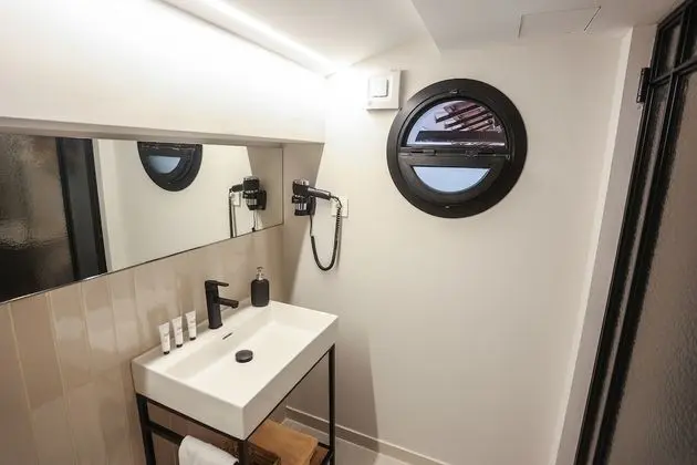 Panoramic Tek Büyük Yataklı Oda