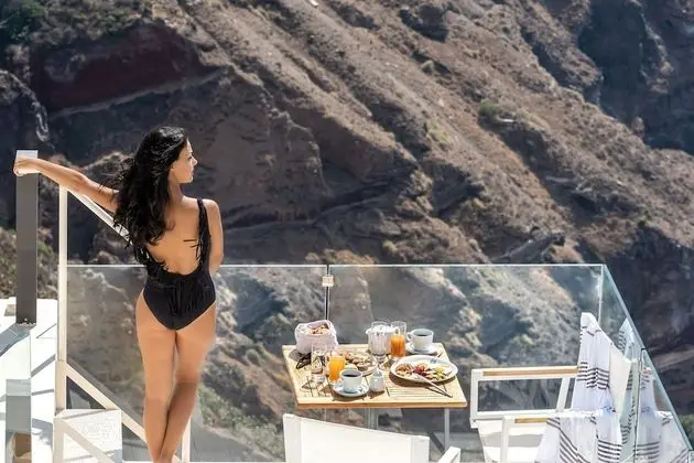 Deluxe Suite with outdoor heated Jetted tub,Panoramic view