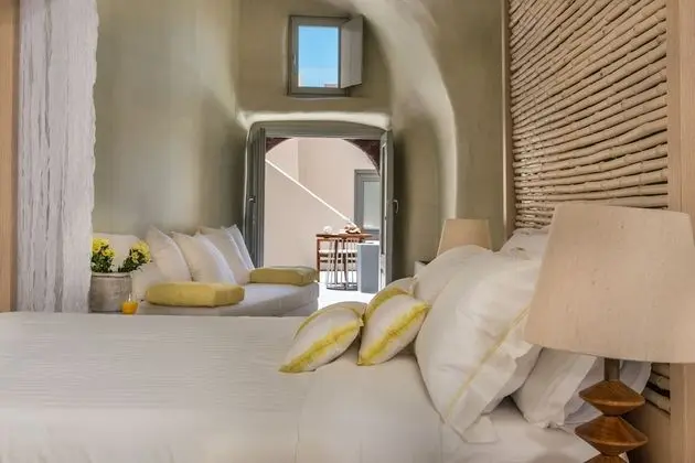 Senior Suite (Heated Outdoor Plunge Pool and Indoor Jacuzzi)