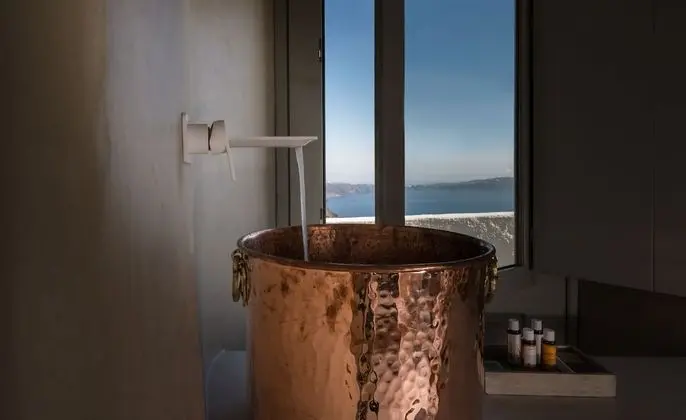 Senior Suite (Heated Outdoor Plunge Pool and Indoor Jacuzzi)