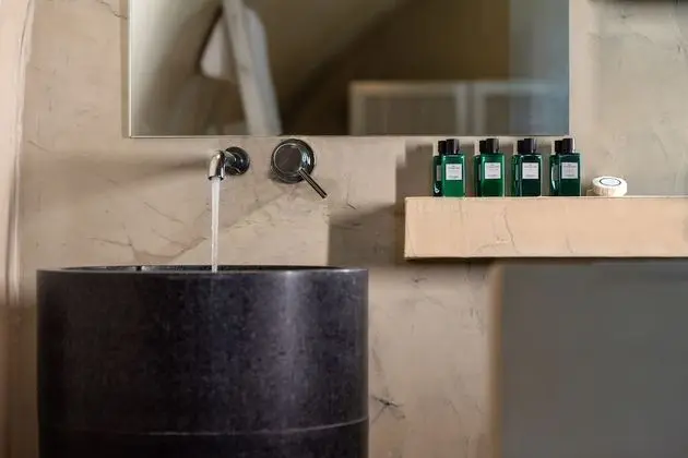 Senior Suite (Heated Outdoor Plunge Pool and Indoor Jacuzzi)