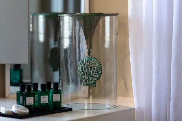 Senior Suite (Heated Outdoor Plunge Pool and Indoor Jacuzzi)