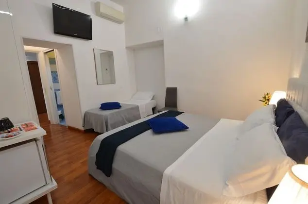 Üç Kişilik Oda