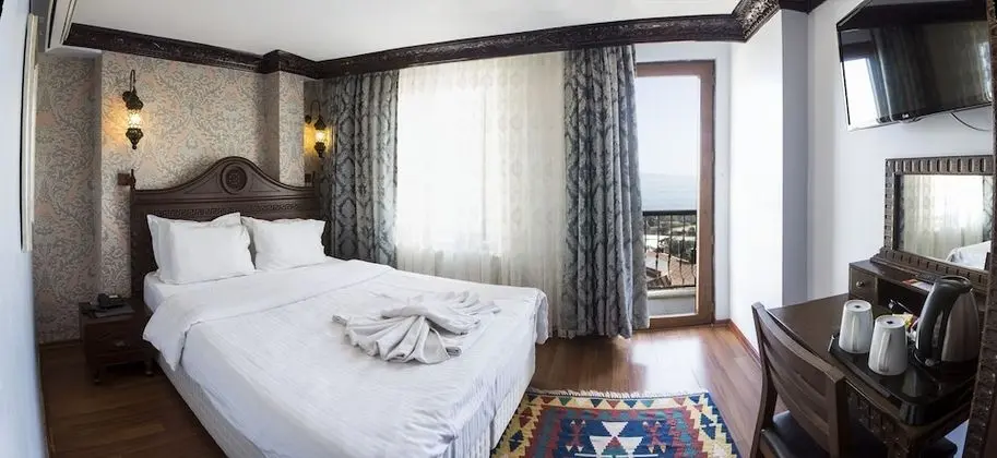 Deluxe Üç Kişilik Oda