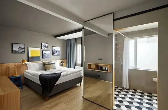 Tek Büyük Yataklı Oda