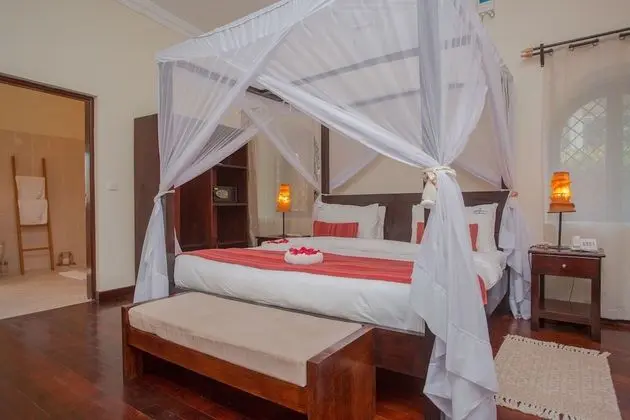 Luxury Villa, Denize Sıfır