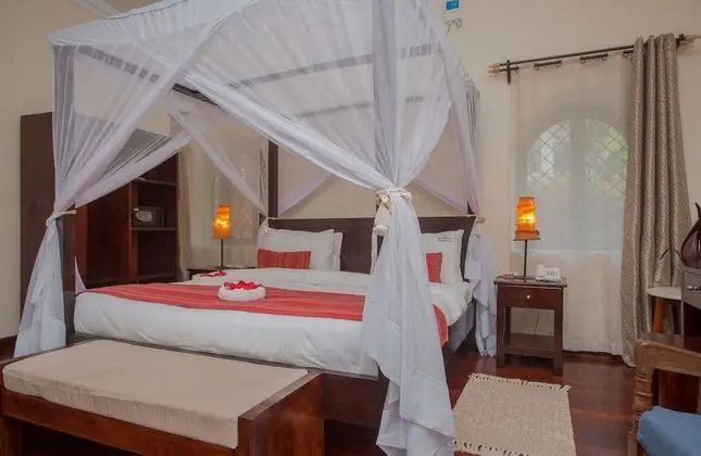 Luxury Villa, Denize Sıfır