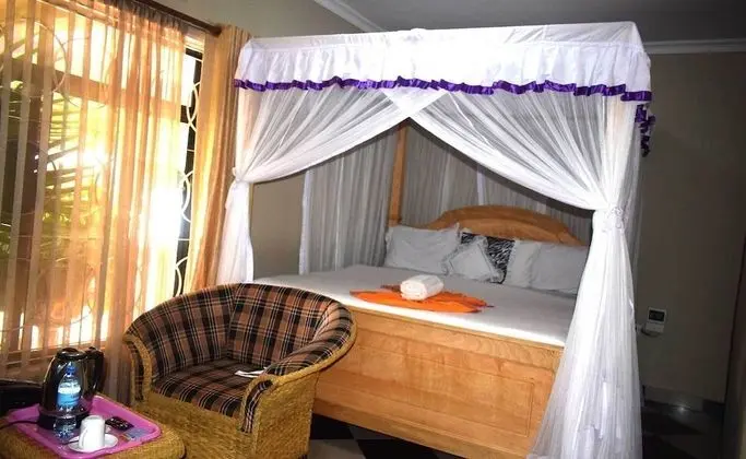 Luxury Tek Büyük Yataklı Oda