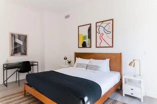 Ev