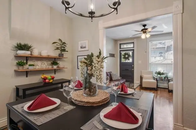 Sıra Ev, Birden Çok Yatak (N Capitol Hill I Stylish 2-Bedroom | )