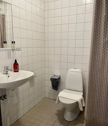Tek Kişilik Oda, 1 Tek Kişilik Yatak, Ortak Banyo