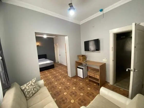 Suite, Sokak Manzaralı