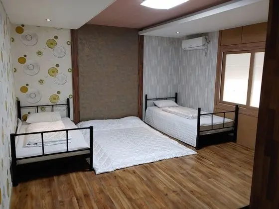 Family Oda (Korean style_Ondol)