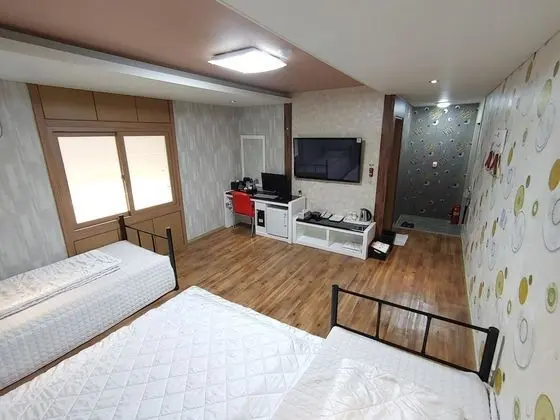 Family Oda (Korean style_Ondol)